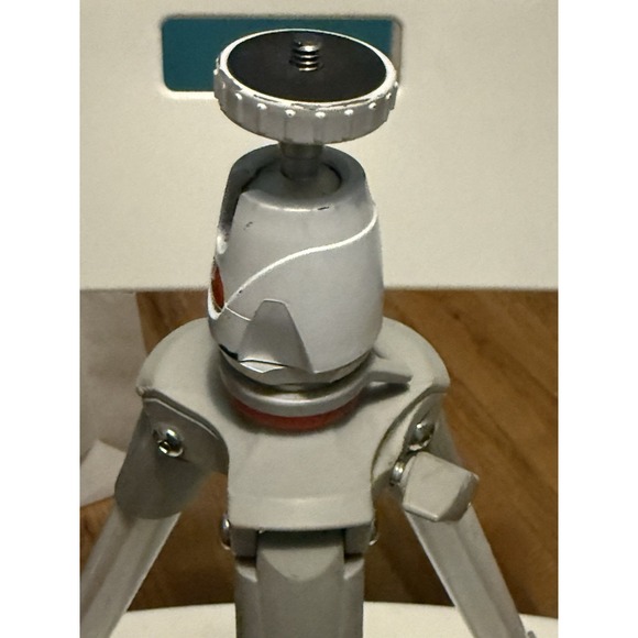 Manfrotto Compact Light Tripod Aluminum MKCOMPACTLT-RD - Picture 3 of 10